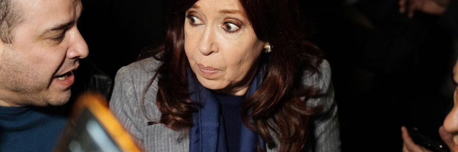 Cristina Kirchner fue sobreseída de una investigación por pagos reportados por Centeno pero sigue a la espera del juicio oral