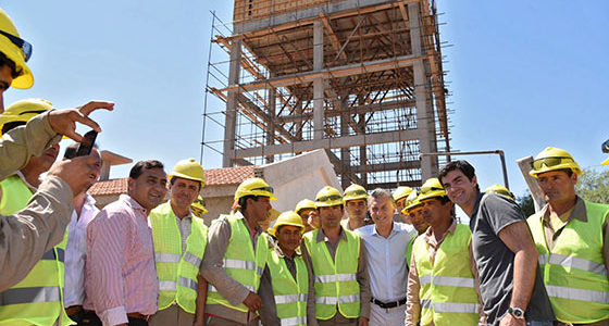 MACRI Y URTUBEY RECORRIERON LAS OBRAS DE AGUA Y CLOACA QUE MEJORARAN LA CALIDAD DE VIDA EN LA UNIÓN