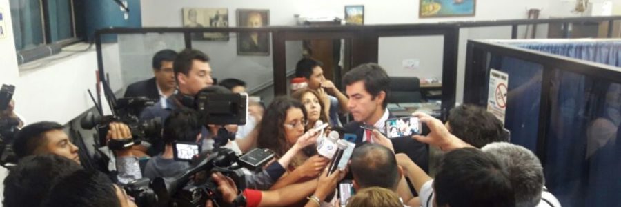GOBIERNO Y GREMIOS ESTUDIAN ALTERNATIVAS A LA REFORMA LABORAL
