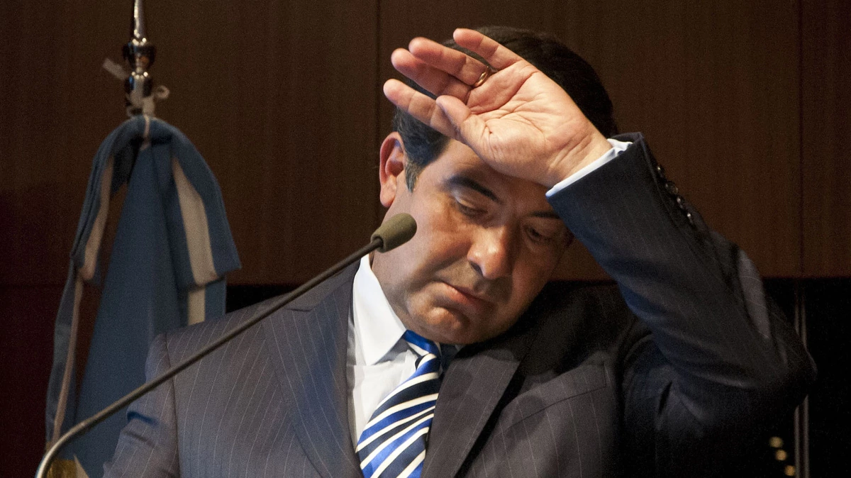 LE PROHÍBEN LA SALIDA DEL PAÍS A RICARDO ECHEGARAY: ESTÁ ACUSADO DE CONTRABANDO AGRAVADO