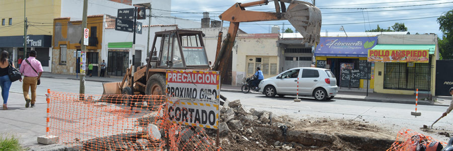 AVANZA LA RECUPERACIÓN DEL PAVIMENTO EN AVENIDA JUJUY