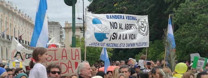 Unos tres mil salteños marcharon contra del aborto legal