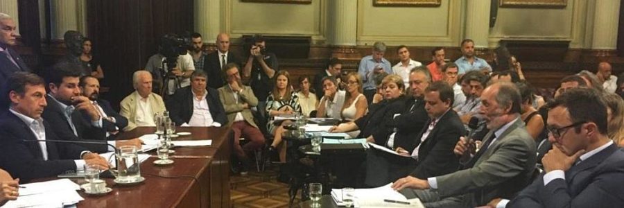 Cambiemos busca avanzar con dictámenes por mega-DNU