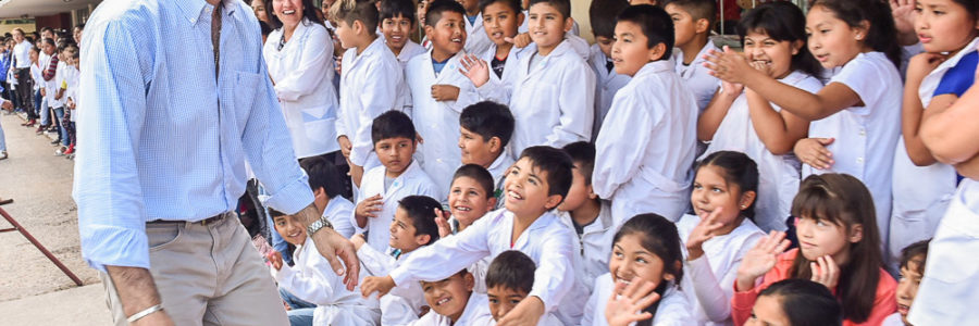 Más de 900 alumnos de la escuela Mariano Boedo de La Merced disfrutan de un nuevo playón deportivo