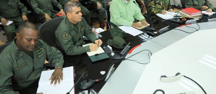 Maduro cerró la frontera con Brasil y evalúa hacer lo mismo con Colombia