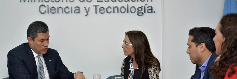 Educación planifica nuevas acciones con la embajada de Estados Unidos en Argentina