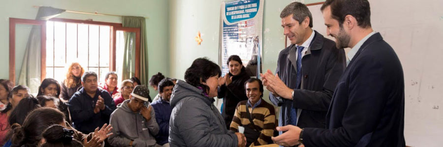 El Gobierno entregó microcréditos a emprendedores de distintos puntos de la ciudad