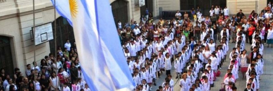 El gobernador y los ministros firmaron el decreto 1046 que establece el incremento salarial y las mejoras para los docentes
