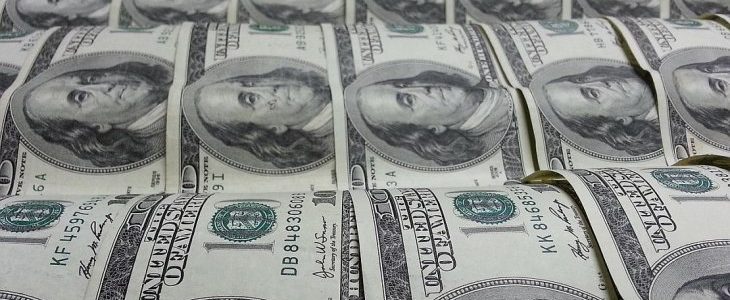 El dólar vuela un 16,1% y supera los $54, mientras las miradas apuntan al Central