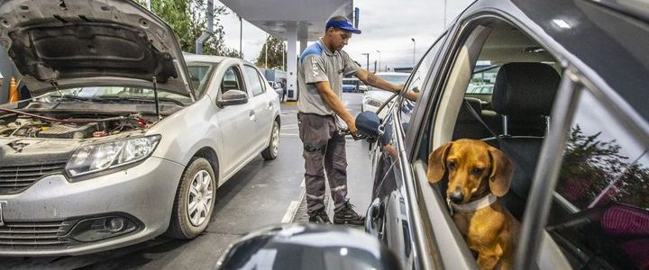 Subieron los combustibles y endurecen el cepo al dólar