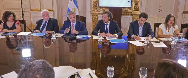 El Gobierno refuerza los fondos de Salud y las aerolíneas deberán cumplir con los protocolos