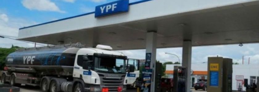 A pesar del congelamiento de las naftas, YPF aplicó un aumento