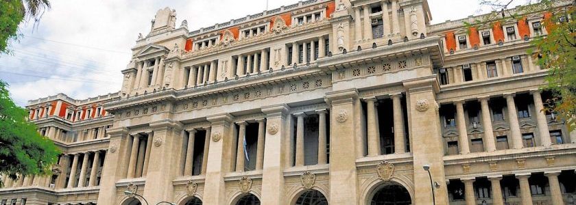 Renunciaron cuatro jueces y una fiscal general en medio de la tensión por la reforma jubilatoria