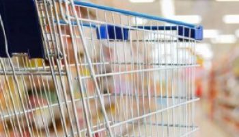 La confianza del consumidor se derrumbó 4,7% con la extensión de la cuarentena