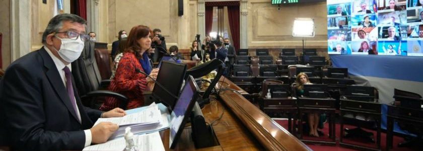 Con chicanas y sin barbijo, Cristina Kirchner presidió la primera sesión virtual del Senado