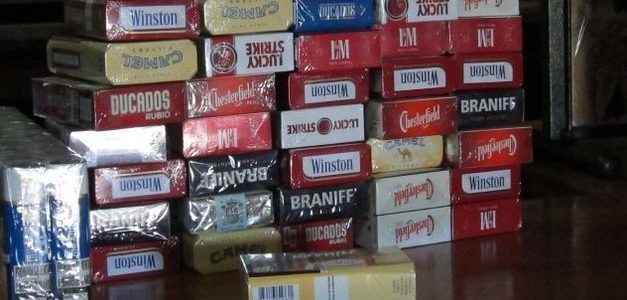 Mediante una ley se combatirá la venta ilegal de cigarrillos