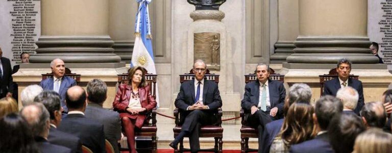 Más de 240 mil personas firmaron para que la Corte impida los desplazamientos de los jueces que investigaron a Cristina Kirchner