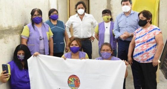 Sáenz y el ministro Arroyo visitaron el CPI de Villa Lavalle y la cooperativa Hilos de Juanita