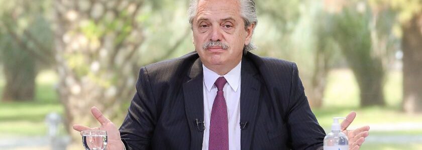 Agenda presidencial: Alberto Fernández anuncia el fin de la cuarentena, habla con Putin y encabeza un acto por Malvinas