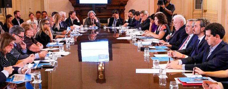 El Gobierno les recortó fondos a los ministerios de Salud, Desarrollo Social y Hábitat para atender el déficit de las empresas públicas