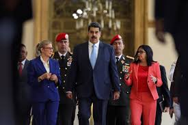 Maduro autorizó la inauguración de un concesionario Ferrari en Caracas, en medio de la peor crisis de su historia