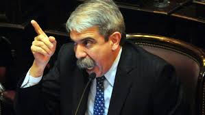 Anibal Fernánez:»la economía está hecha pedazos»