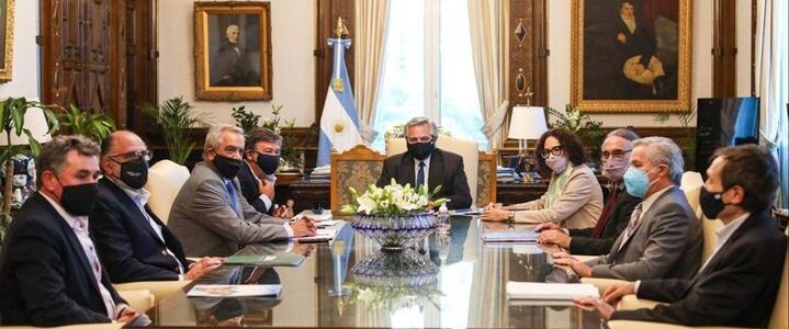 El Presidente Fernández recibió a representantes del campo y «no habrá incremento en las retenciones»