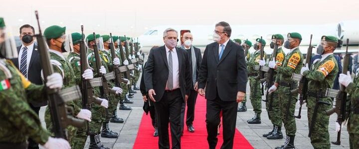 El presidente Alberto Fernández arribó a México en visita oficial