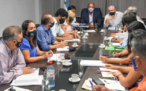 Paritarias: la Provincia ofreció un bono de 7 mil pesos a los docentes para cerrar 2020