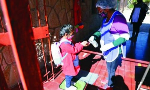 Desde la cartera de Educación aclaran que no es obligatorio el pago de la ayuda escolar anual