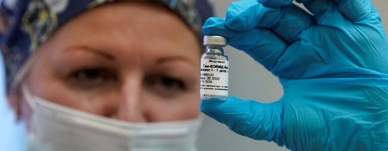 Chile avanza en negociaciones para comprar vacuna rusa