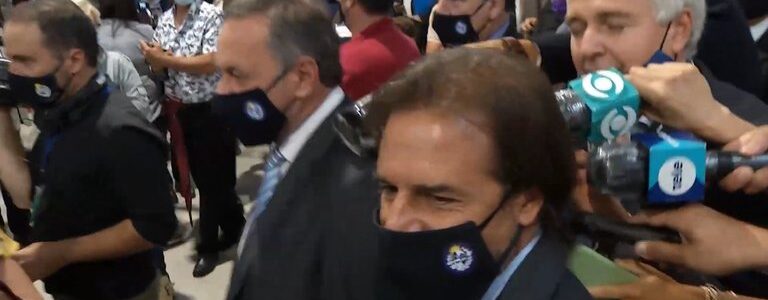 Luis Lacalle Pou: “Cuando me toque, me vacuno con la que me toque”