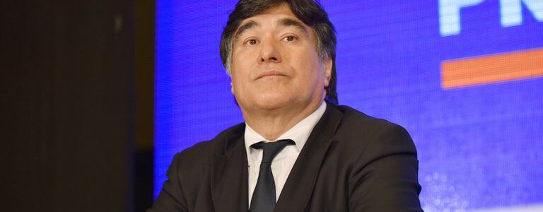 Carlos Zannini se vacunó como “personal de salud”