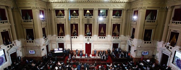 Tal como pidió el Presidente en la Asamblea Legislativa y a pesar de los cruces con la oposición, el Congreso inicia el debate sobre Ganancias