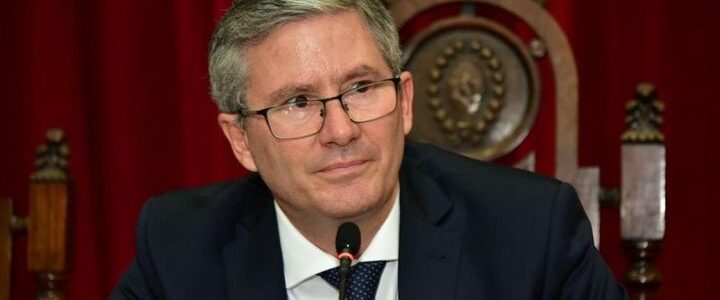 Amat: «Hay que seguir ayudando para que podamos transitar este momento tan difícil»