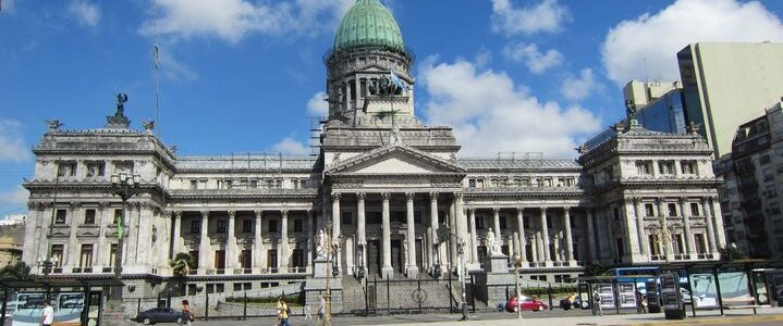 Tras el fallo a favor de las clases presenciales, el Gobierno apuesta en el Congreso