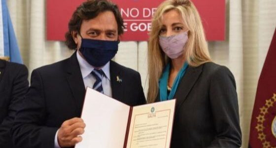 El gobernador Sáenz tomó juramento a la nueva Secretaria de Minería y Energía