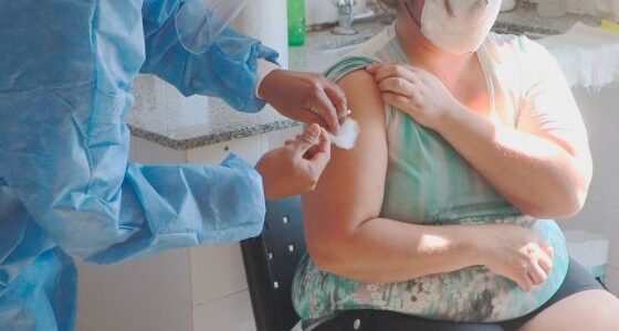 Se aplicaron más de 5 mil dosis en el operativo de vacunación COVID-19 en la zona norte y centro de la capital