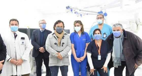 En el Oñativia, Sáenz inauguró un quirófano híbrido, único en el sistema público del interior del país