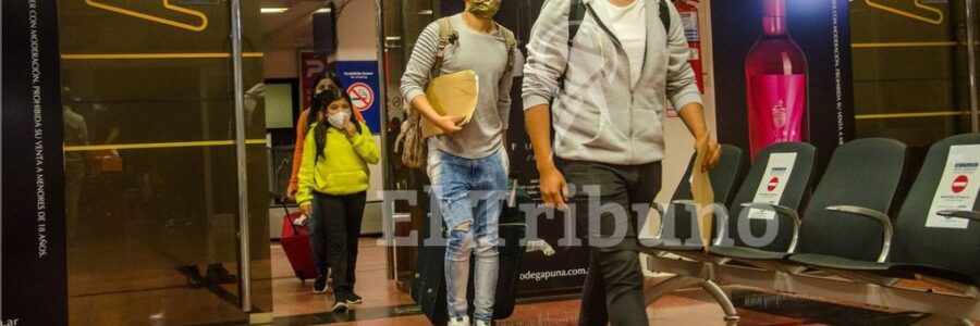 Obligan a los salteños que llegan del exterior a pagar siete días de hotel