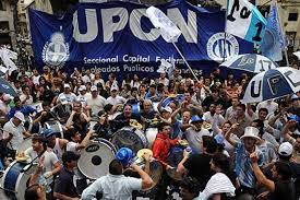 En alerta por la inflación, el Gobierno adelantará la reapertura de la paritaria de los trabajadores estatales