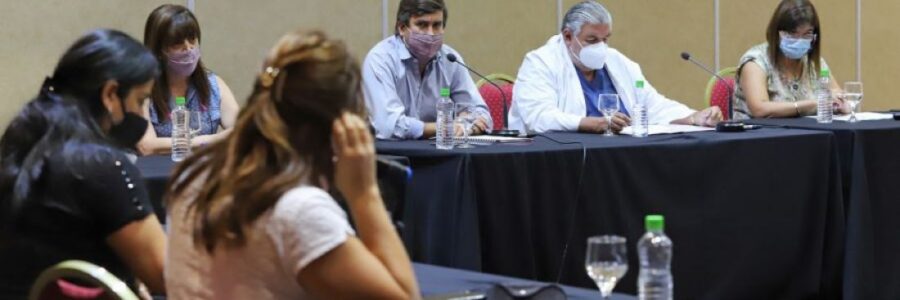 El COE se reune este lunes y se vienen nuevas medidas: ¿Ahora exigirán carnets de vacunación?