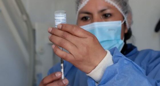 Recuperados de COVID-19 pueden vacunarse inmediatamente de recibida el alta