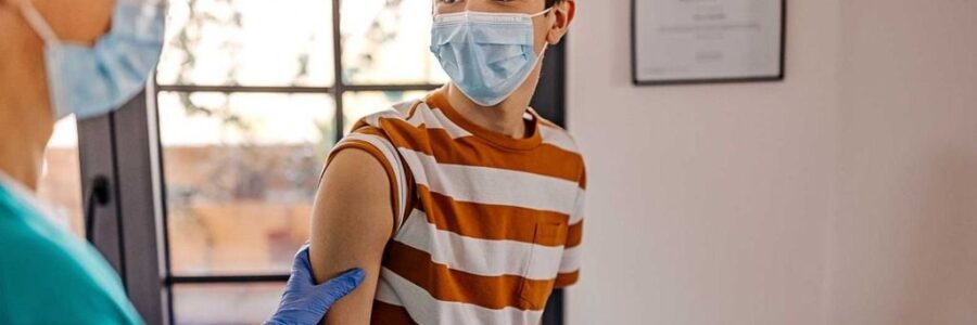 Italia apunta a vacunar al 60% de los jóvenes para el reinicio de clases en septiembre