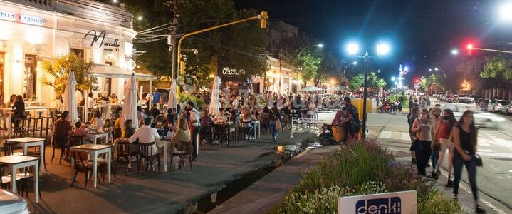 Unifican los horarios de cierre de todas las actividades a las 2 de la mañana para vacunados
