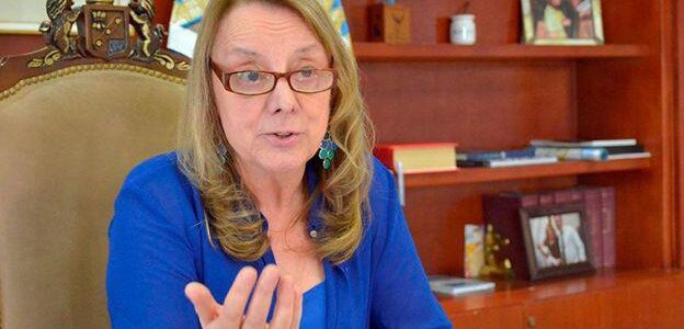 Tras la derrota electoral en Santa Cruz, Alicia Kirchner pidió la renuncia de todo su Gabinete de ministros