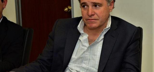 Reclamos docentes: Finalmente Cánepa no irá a la Legislatura