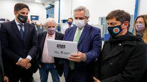 Todo pasa menos  la tensión interna  la crisis política que sufre el Gobierno