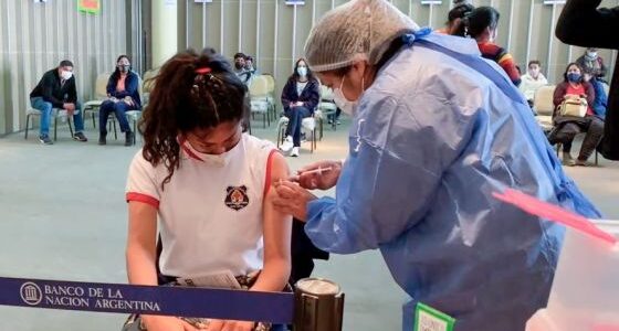 Comenzó la vacunación para adolescentes sin comorbilidades en Salta