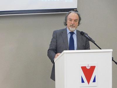 Omar Carranza señalo que no hay que confiarse en los abogados constituyentes para la reforma constitucional